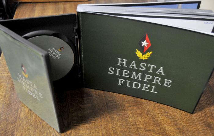 Libro Hasta siempre Fidel y Disco, en el archivo del Periódico Granma