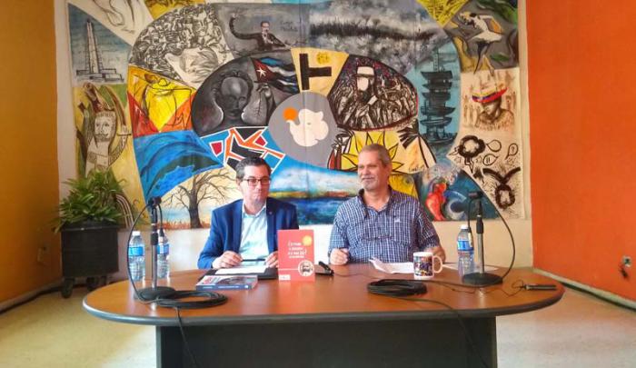 ¿Es  posible el socialismo en el siglo XXI?, del dirigente comunista español José Luis Centella, se presentó el jueves último como parte de las actividades de la Feria del Libro.