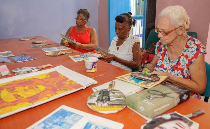 Recorrido por casas de abuelos y hogares de ancianos de la capital, Casa de abuelos, 14 de Junio, municipio Habana Vieja