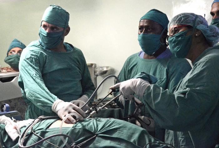  En el 2017, la actividad hospitalaria  logró, por séptimo año consecutivo, más de un millón de cirugías. Foto: Anabel Díaz Mena