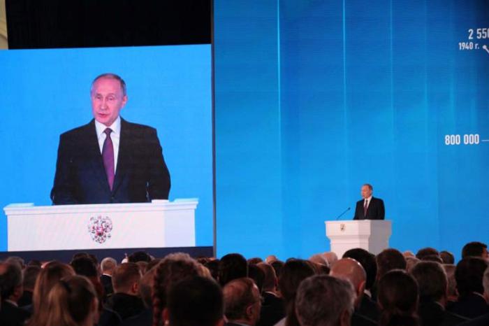 Putin muestra fortaleza estratégica rusa y advierte sobre amenazas