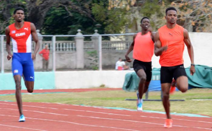 Atletismo Nacional Camaguey 400 MP M Yoandys Lescay Oro 46,35
