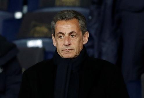 En esta imagen de archivo, el expresidente francés Nicolas Sarkozy asiste a un partido de Champions League entre el Paris St Germain y el Real Madrid, en el estadio de Parc des Princes, en París el 6 de marzo de 2018. REUTERS/Gonzalo Fuentes