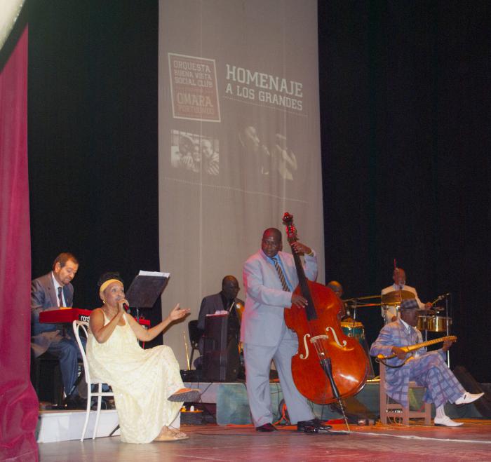 Homenaje a la popular cantante cubana Omara Portuondo.