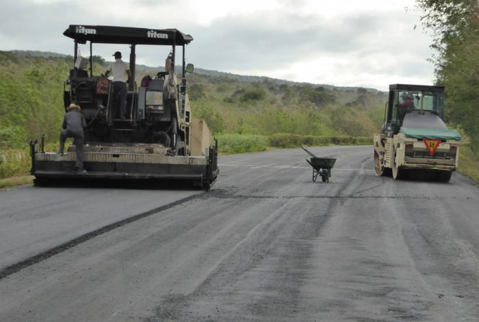 Acondicionamiento del tramo de la autopista. Foto Del autor