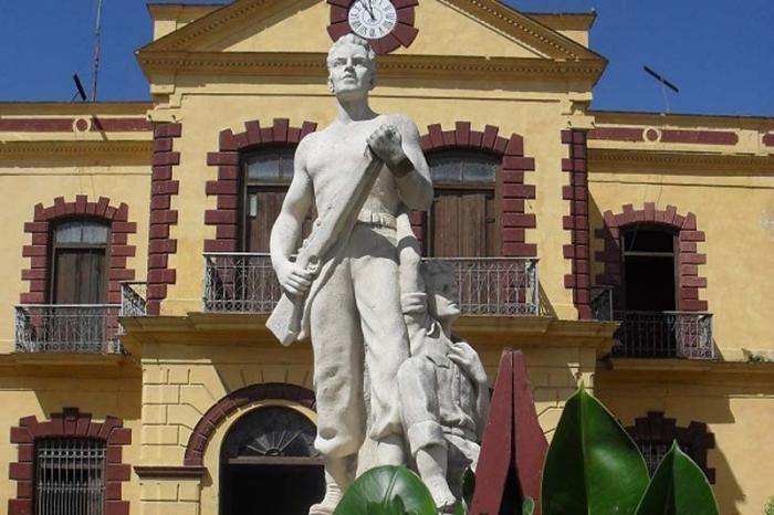 Monumento a los héroes y mártires del 9 de Abril. 