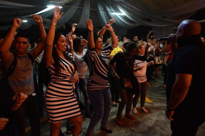 acto de solidaridad entre Cuba y PErú en Cumbre las Américas