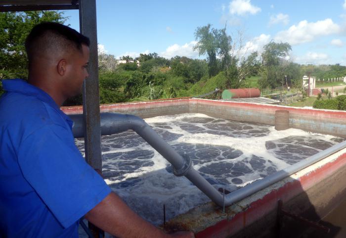 No hubo reparos en asignar dinero para construir la planta de tratamiento de residuales. También hay financiamiento para su mantenimiento y reparación. Foto Del autor