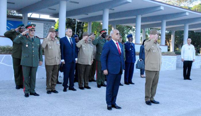 Recibimiento a la visita oficial del Excmo. Sr. Gral.  Salviano de Jesús Sequeira, Kianda, Ministro de Defensa Nacional de la República de Angola, recibido por el General de Cuerpo de Ejército, Alvaro López Miera,  Viceministro Primero del MINFAR, Jefe del Estado Mayor General en el Cacahual, Boyeros