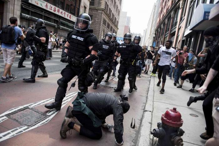 En los últimos cien años Estados Unidos carga con la responsabilidad por los abusos más brutales contra los derechos humanos y la dignidad humana. Foto: AP