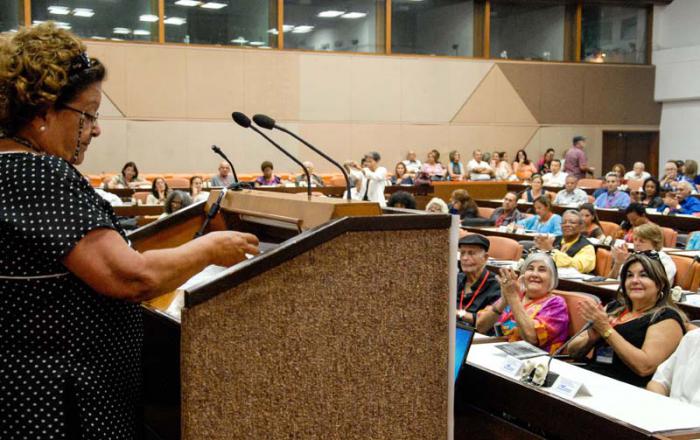XV SEMINARIO INTERNACIONAL LONGEVIDAD, Palabras de apertura a cargo de la Lic. Teresa Orosa Fraiz, Representante de la Universidad del Adulto Mayor
