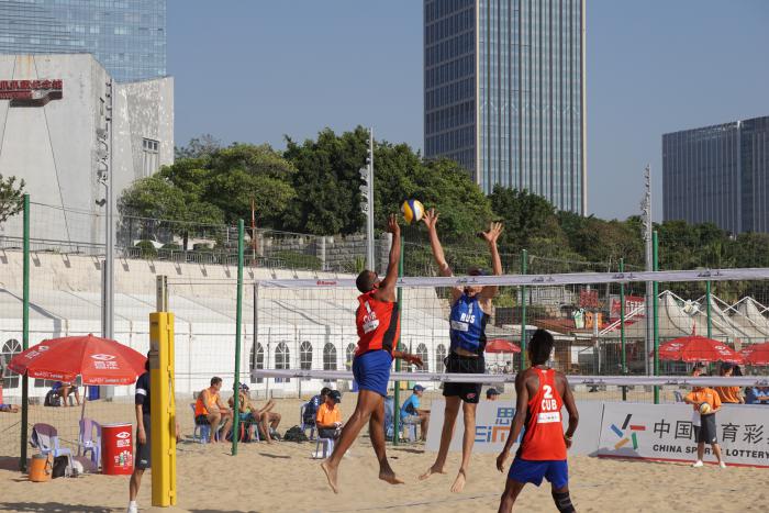 Un momento del partido entre cubanos y rusos, en Xiamen. 