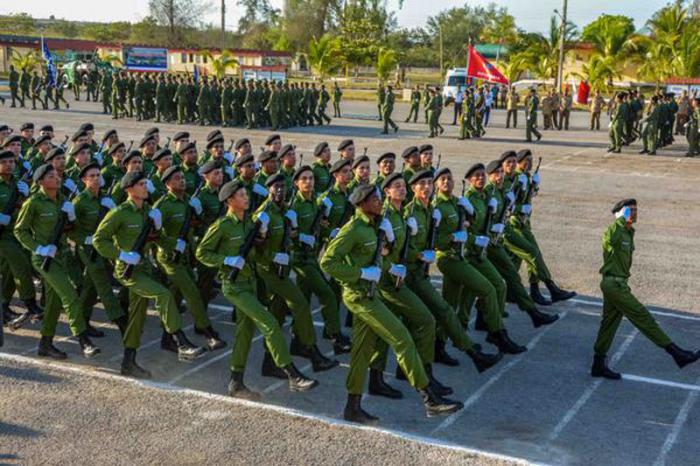 CUBA- LAS TUNAS- ACTO POLÍTICO Y CEREMONIA MILITAR POR EL ANIVERSARIO DEl EJERCITO ORIENTAL: