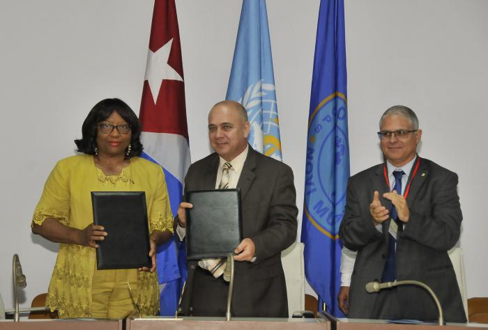 Salud Para Todo 2018,Ceremonia de firma de fondo rotatorio y fondo estratégico por Dra. Carissa F. Etienne, directora de la Organización Panamericana de la Salud y el Dr RobertoTomás Morales Ojeda viceministro de los Consejo de Estado y de Ministro y Ministro de Salud Pública