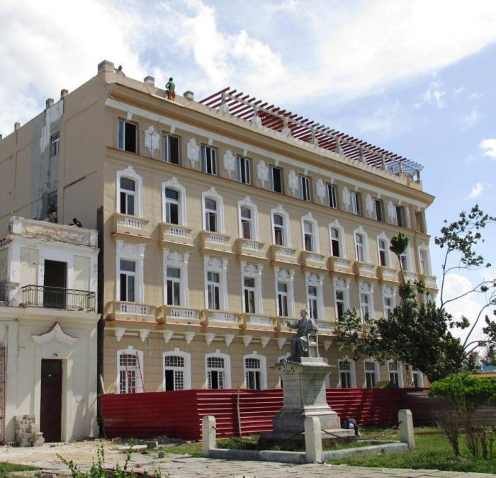 El hotel Sagua, una joya arquitectónica rescatada para orgullo de ese pueblo. foto del autor