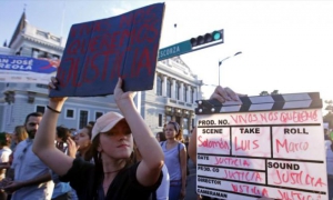 Marcha en mexico por estuiantes de cine asesinados 