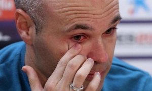 Iniesta se marcha del Barcelona