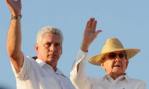 Raúl y Díaz-Canel en el desfile del 1ro.ide mayo del 2016