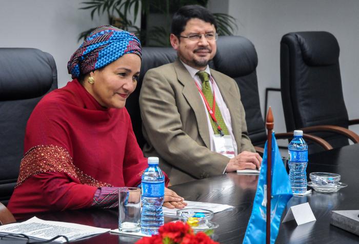 Recibe Salvador Valdés Mesa, primer vicepresidente de los Consejos de Estado y de Ministros, Abelardo Moreno, viceministro del MINREX a la vice secretaria general de la Organización de Naciones Unidas (ONU), Amina J. Mohammed (I), en el Consejo de Ministros