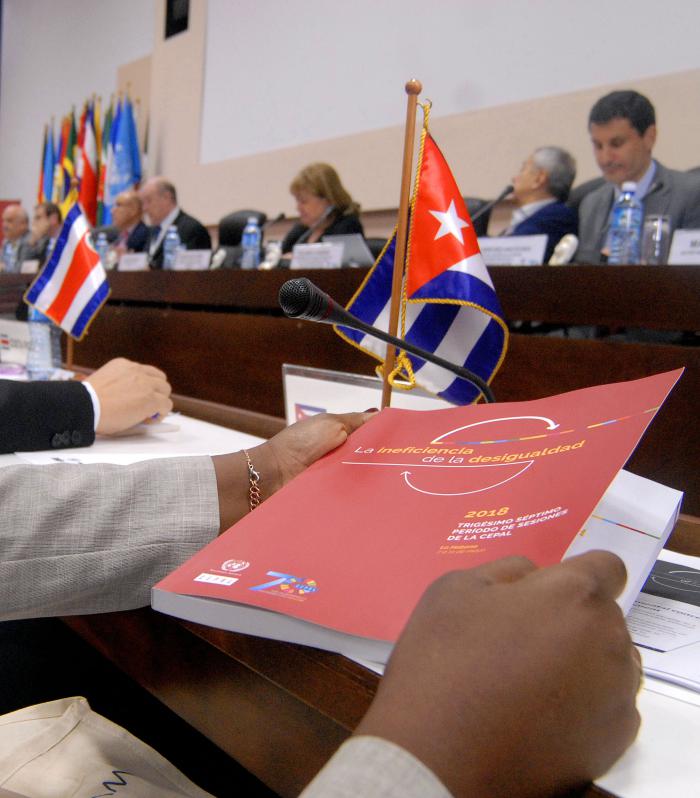 Este viernes concluyó en La Habana el  xxxvii periodo de sesiones de la Cepal. 
foto: Dunia Álvarez Palacios