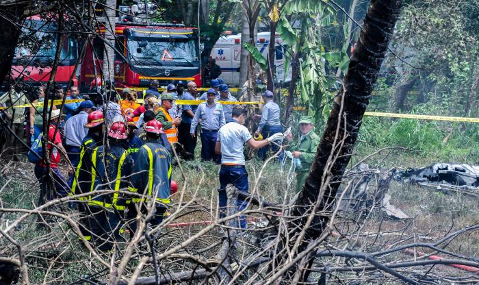 Accidente aereo de un Boeing 737-200 arrendado por Cubana de Aviación, que hacía el recorrido desde La Habana a Holguín en el vuelo DMJ 0972, la aeronave se precipitó a tierra entre el aeropuerto José Martí y Santiago de Las Vegas