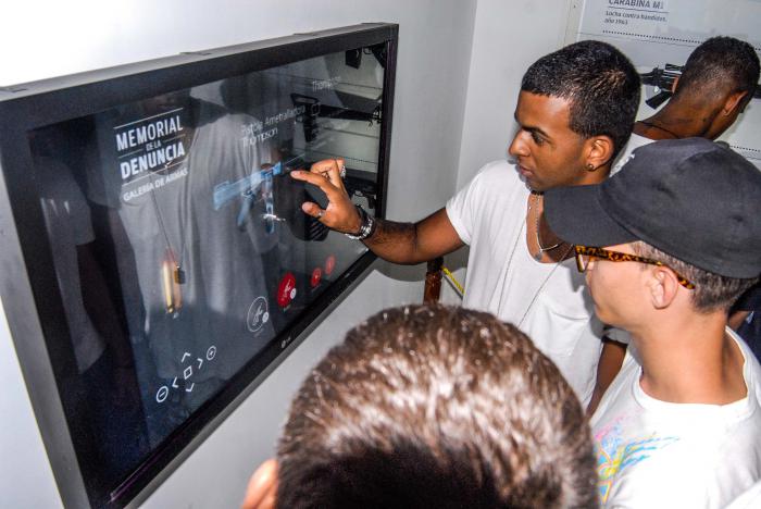 Memorial de la Denuncia, Uso de las nuevas tecnologías que permite que el publico interactue