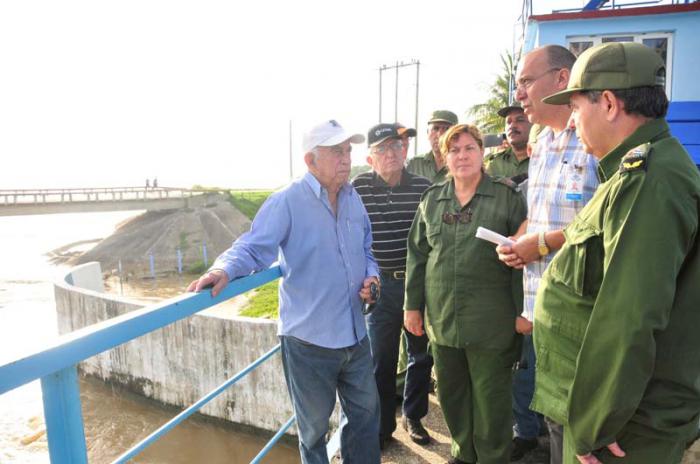 Machado Ventura fue informado sobre la operación llevada a cabo en los últimos días con vistas a mantener compensada la represa. 