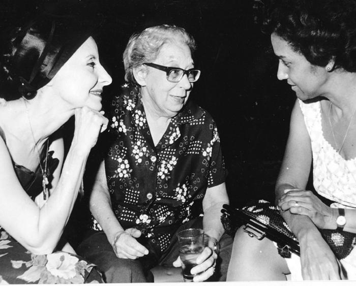 Alicia Alonso, MIrta Aguirre y Marta Rojas, durante la citada conversación. 