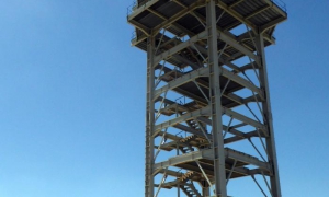 Torre de Control Aeropuerto Internacional Frank País