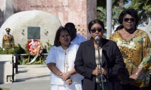 La primera ministra de Namibia, Saara-Kuugongelwa-Amadhila
