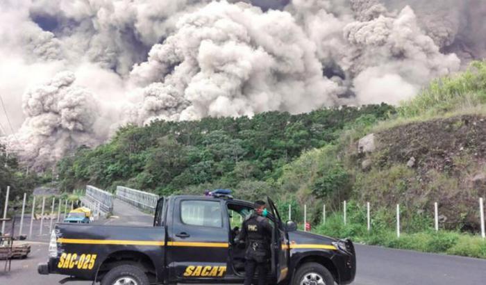 Despierta el volcán de fuego en Guatemala