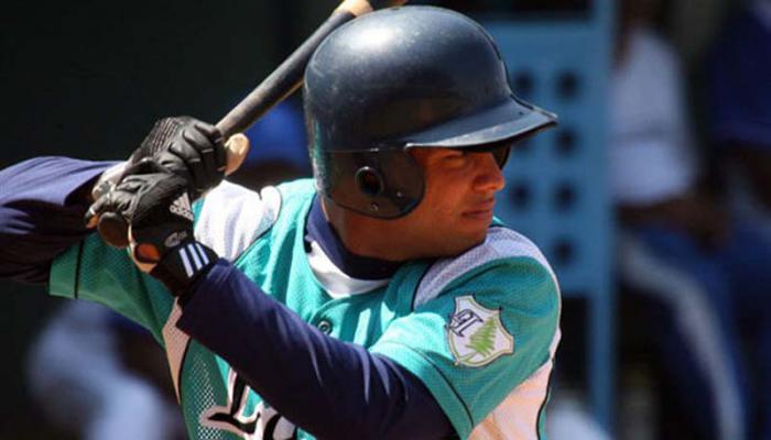 Michel Enríquez, de la Isla de la Juventud, encabeza la lista de los líderes en tubeyes, secundado por el villareño Ariel Borrero. 