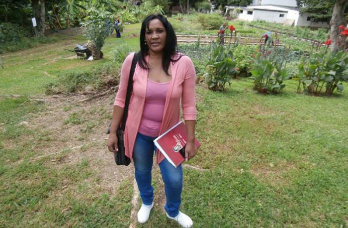 Damarys Navas Isaac lleva consigo el concepto de Revolución de Fidel