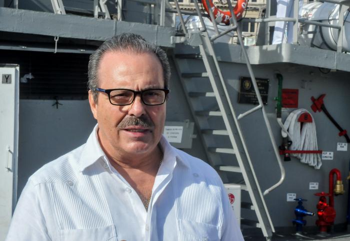 Durante las declaraciones a la prensa del Enrique Martínez Martínez, embajador de México en Cuba, en el Muelle Interncaional de la Bahía de la Habana