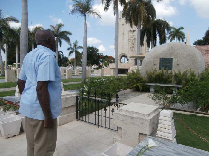 Valdés Mesa rindió tributo a los padres fundadores de la nación con el depósito de flores ante los sepulcros de José Martí, Carlos Manuel de Céspedes, Mariana Grajales y el líder histórico de la Revolución, Fidel Castro.