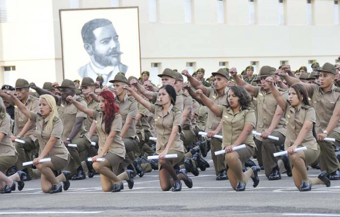 Ceremonia de graduacion Aniversario 65  de los asalto Cuartel Moncada y  Carlos Manuel de Cespedes de los alumnos de la Escuela Interramas  de la FAR General Antonio Maceo, Ortden Antonio Maceo