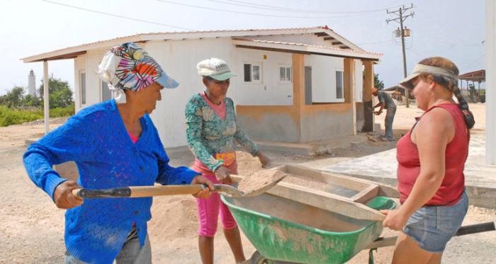 Petrocasas en Maisí: el convite de las masas. 