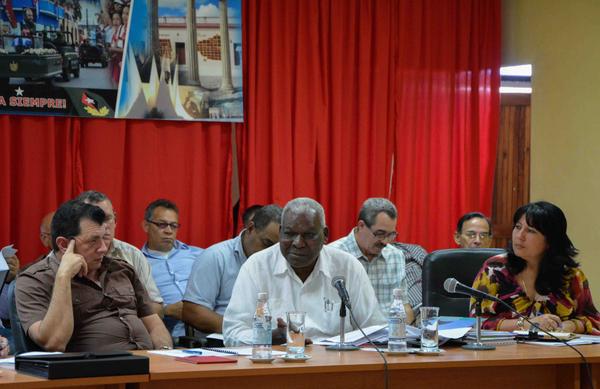 Recorre Esteban Lazo obras constructivas en Las Tunas.