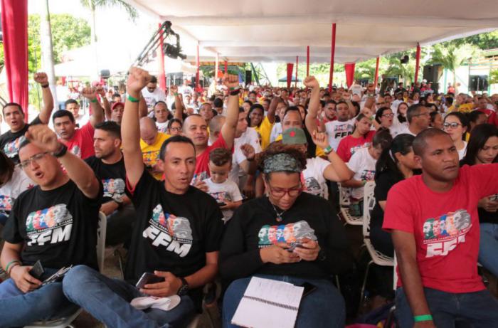 Jóvenes del Frente Francisco de Miranda asumen nuevas tareas para fortalecer la economía del país. 
foto: Vtv.gob.ve