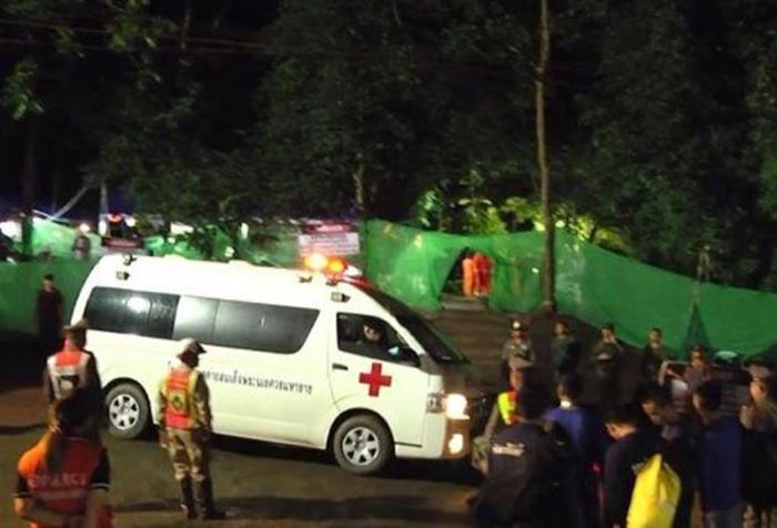 rescatan niños en cueva de tailandia