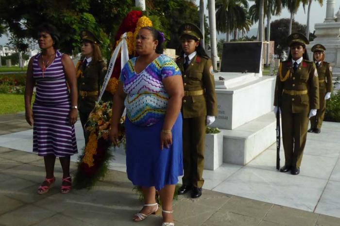 En nombre del pueblo de Cuba los santiagueros rindieron homenaje a Mariana.