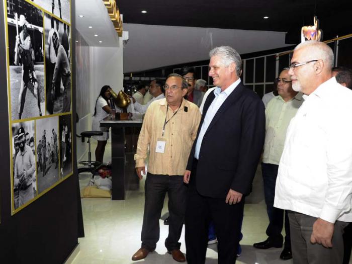 El Presidente Miguel Díaz-Canel Bermúdez dejó inaugurado el Salón del Deporte Cubano. 