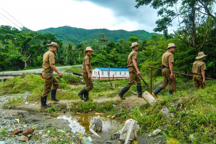La mayoría de los jóvenes que cumplen su servicio militar en las unidades del ejt del Escambray, han recibido capacitación en esta Estación Experimental Agroforestal, en Jibacoa, Villa Clara. Fotos: Dunia Álvarez Palacios