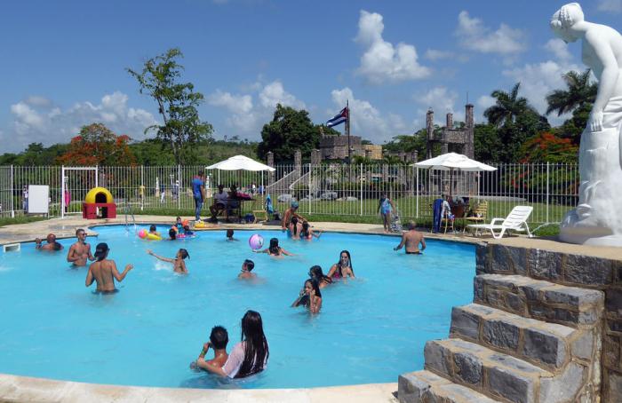 Existe una cuenta especial de festejos, con los ingresos captados en los territorios por varias vías, como la venta de bebidas y alimentos, que también se pone en función del verano. Foto del autor
