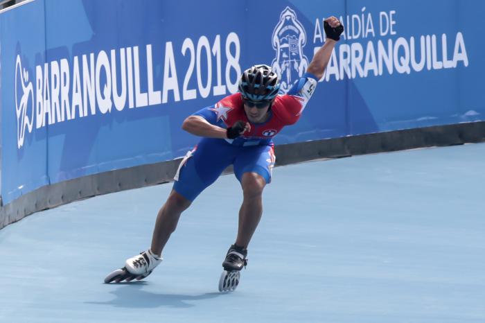 A toda velocidad, en la misión imposible de sorprender al emperador en su propio feudo
