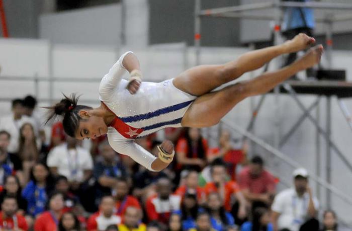 Gimnacia Artistica F Gana Marcia Vidaux oro Indivividual