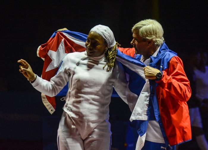 Seily Mendoza (I), gano la medalla de oro en espada femenina, en los XXIII Juegos Centroamericanos y del Caribe, en Barranquilla, Colombia, el 28 de julio de 2018.
ACN FOTO/Marcelino VAZQUEZ HERNANDEZ