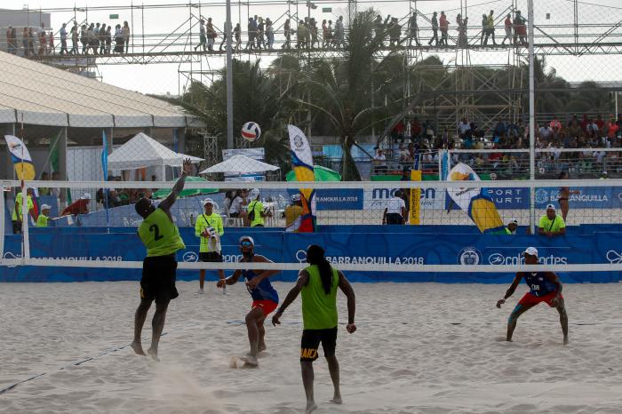 Cuba y Jamaica se enfrenten en rondas preliminares del voleibol playa de los 23 Juegos Centroamericanos y del Caribe Barranquilla 2018, con sede la avenida del río en el Centro de Eventos Puerta de Oro el sábado 28 de Julio de 2018, en Barranquilla, Colombia. Foto: Calixto N. Llanes/Periódico JIT (Cuba)