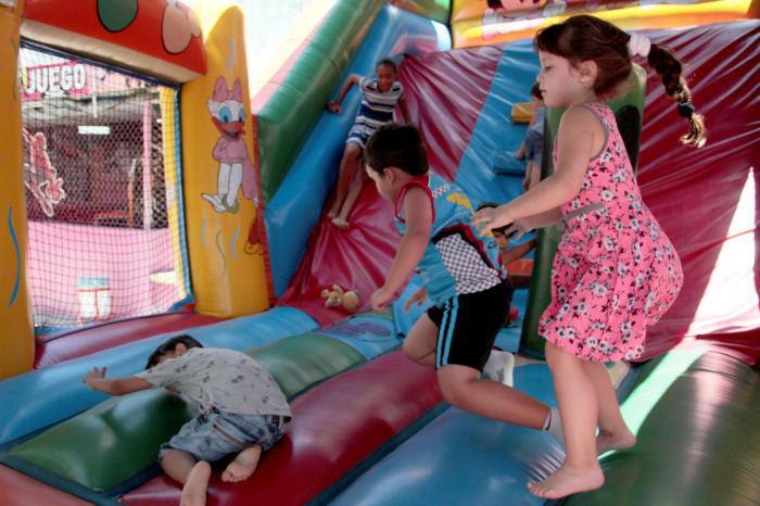 Es obligatorio que los equipos inflables, siempre que requieran de compresores o sopladores eléctricos para su funcionamiento, tengan el permiso de explotación. Foto: Juvenal Balán