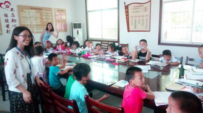 Los hijos de los vecinos estudian en las nuevas escuelas de Lijiawan, creadas como resultado del plan anti-pobreza del Gobierno chino. 